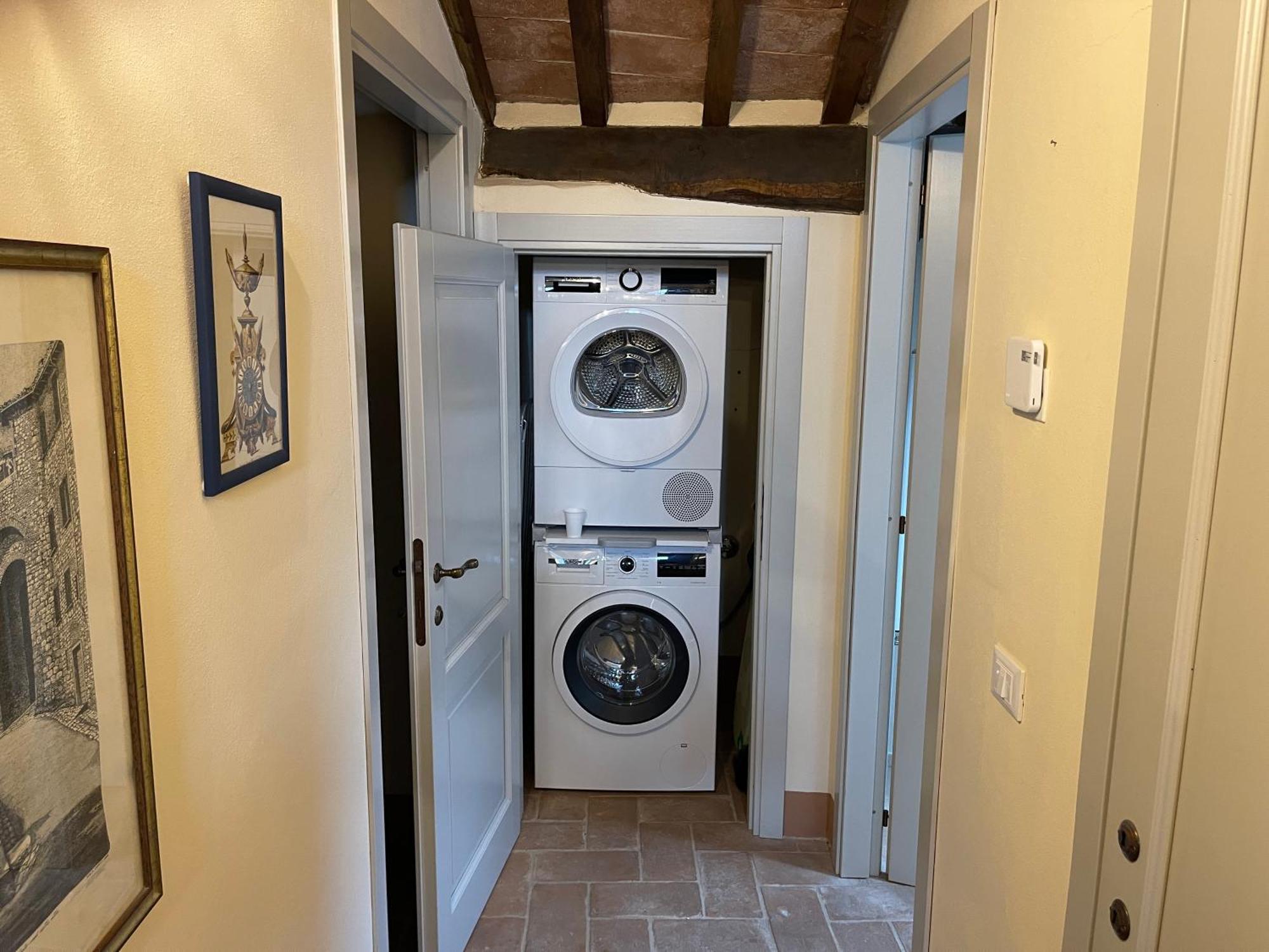 2 King Bed, 2 Full Bathroom In Umbria - Tuscany Apartment