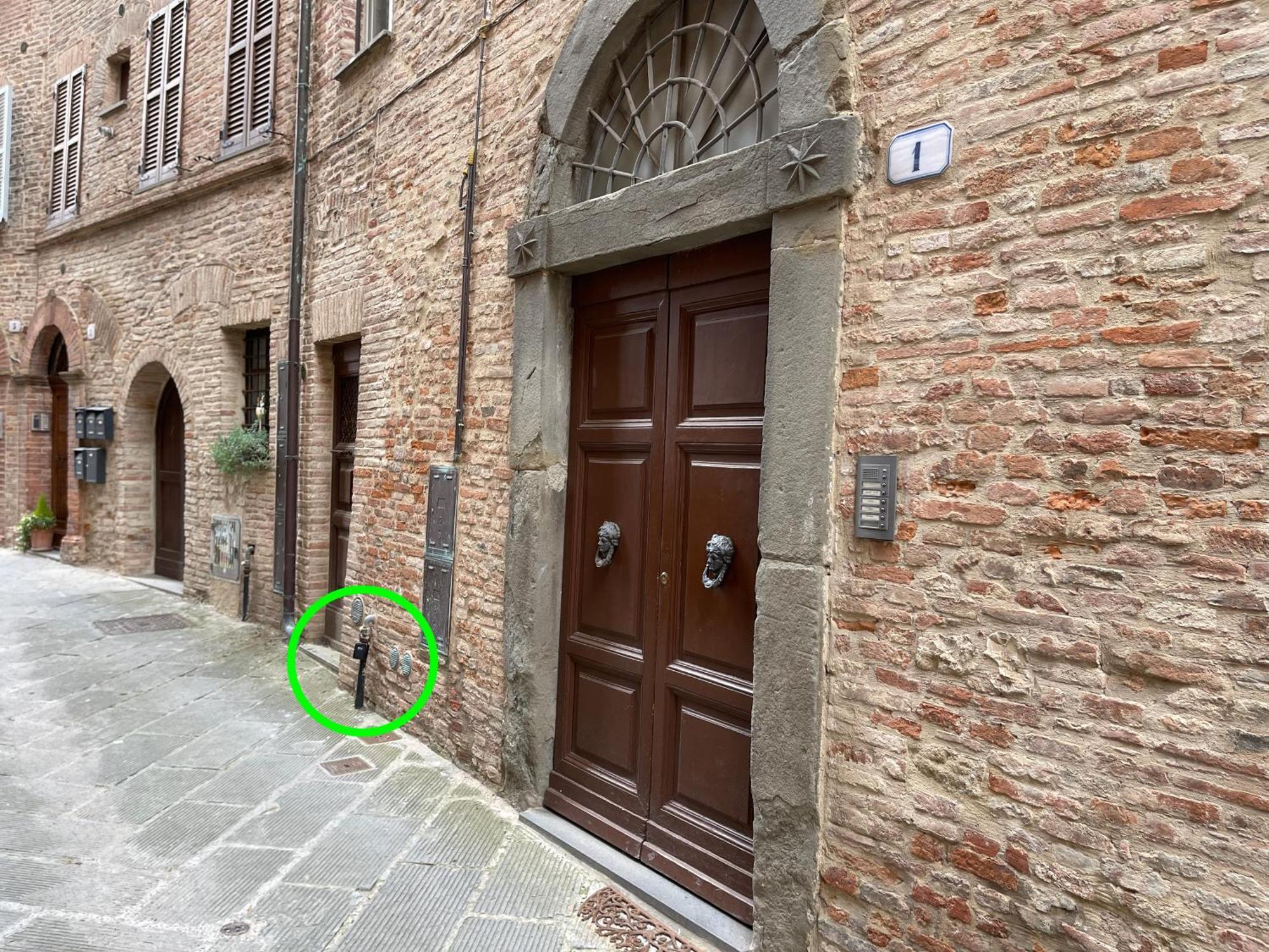 2 King Bed, 2 Full Bathroom In Umbria - Tuscany Apartment