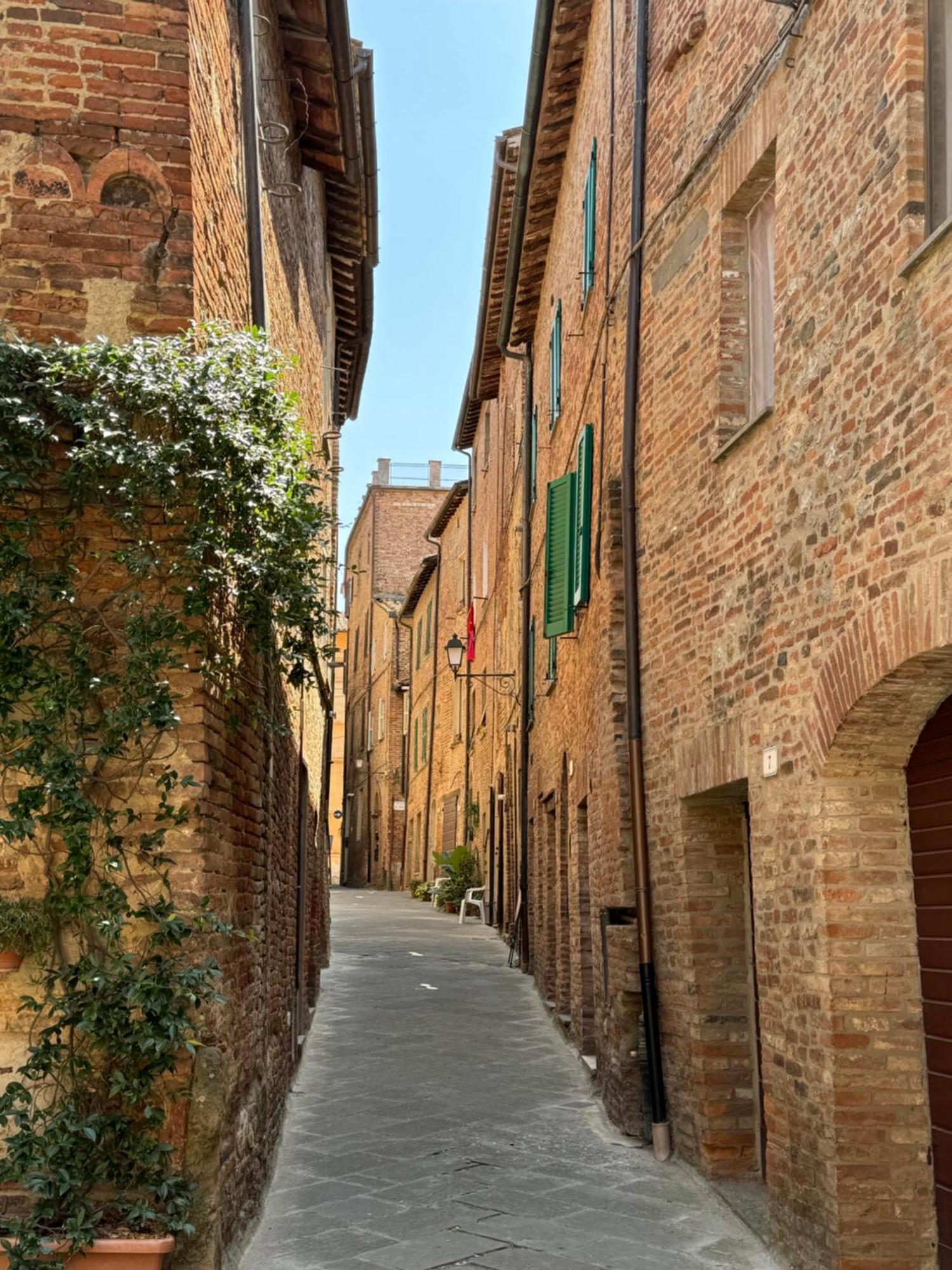 2 King Bed, 2 Full Bathroom In Umbria - Tuscany Apartment
